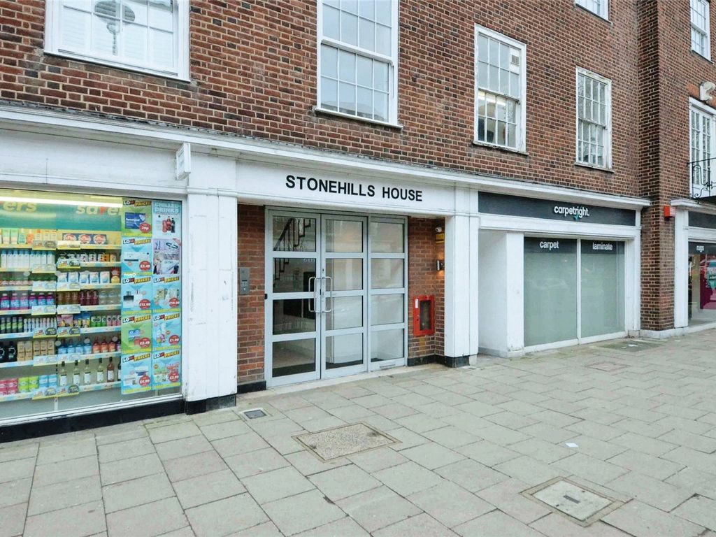 2 bed flat for sale in Stonehills House, Welwyn Garden City