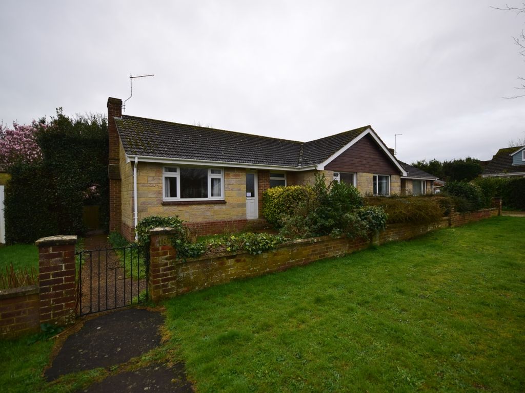 2 bed semidetached bungalow to rent in Meadow Drive, Bembridge PO35, £