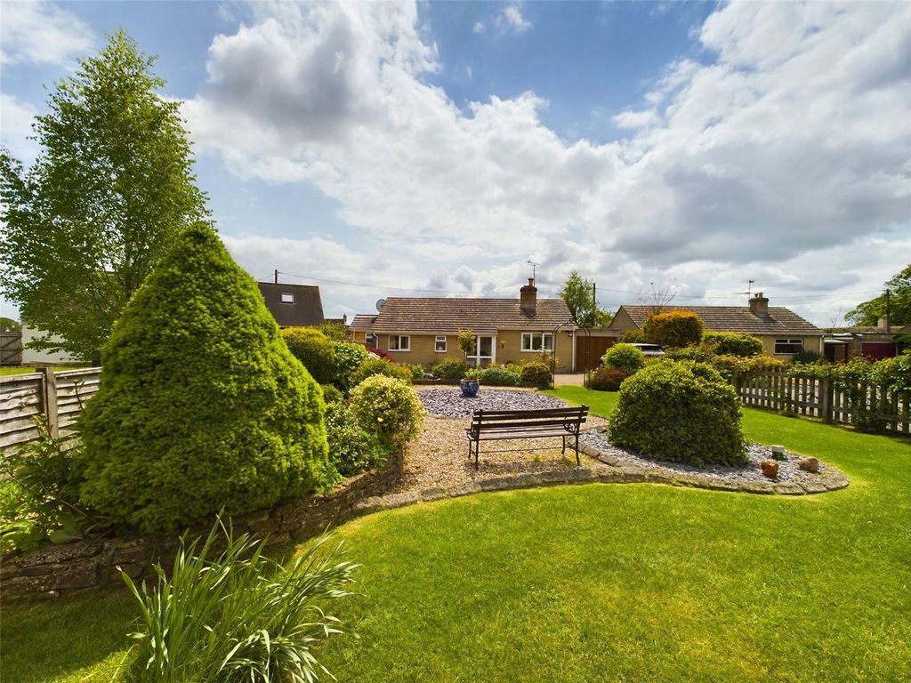 3 bed bungalow for sale in Windermere, Chalford Hill, Stroud