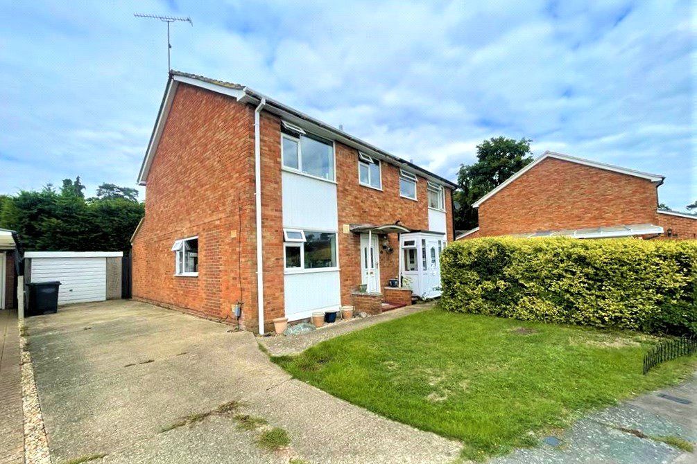3 bed semidetached house for sale in Robins Bow, Camberley GU15 Zoopla