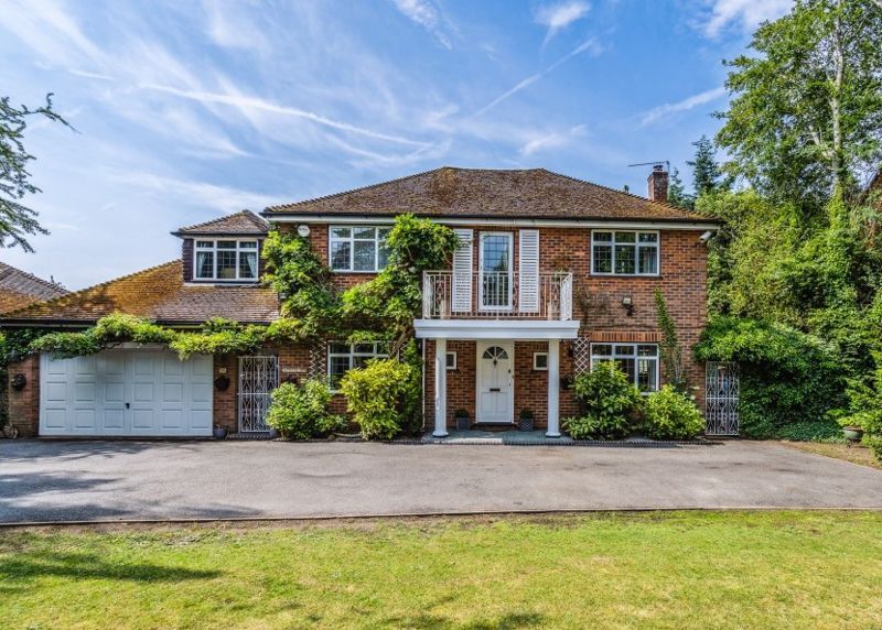 5 bed detached house for sale in Daws Hill Lane, High HP11, £