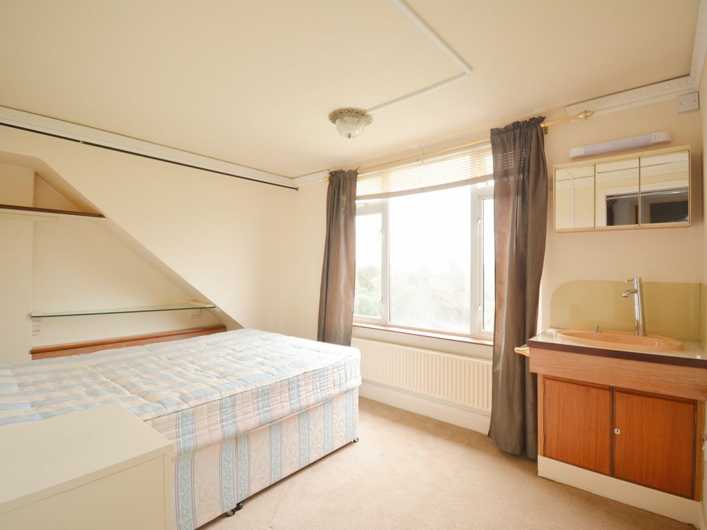 1 bed flat to rent in Madeley Road, London W5, £900 pcm Zoopla