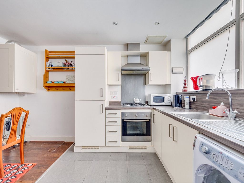 2 bed flat for sale in Dawes Road, Munster Village SW6, £550,000 Zoopla