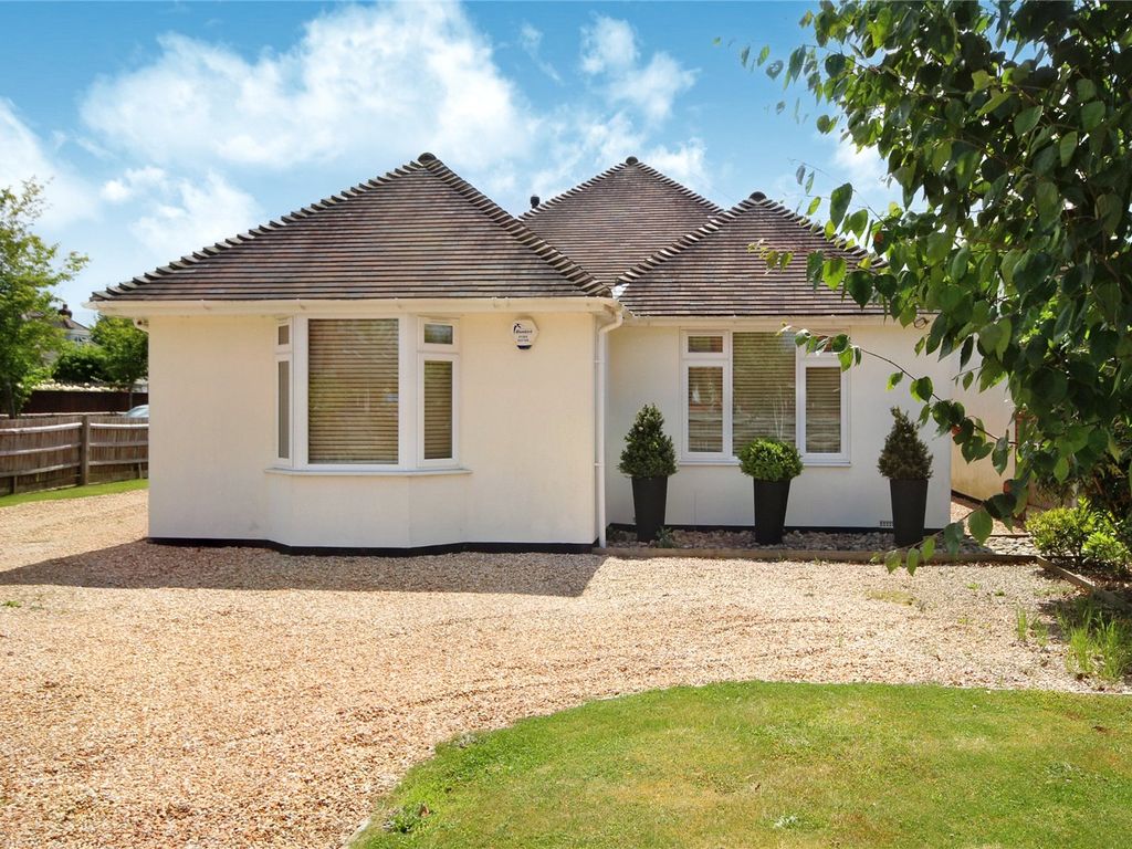 3 bed bungalow for sale in Northfield Road, Ringwood, Hampshire BH24