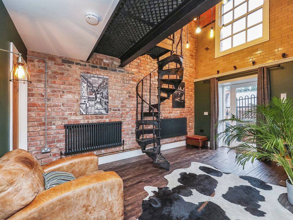 3 bed property for sale in Drayman Court, Kimberley, Nottingham NG16, £