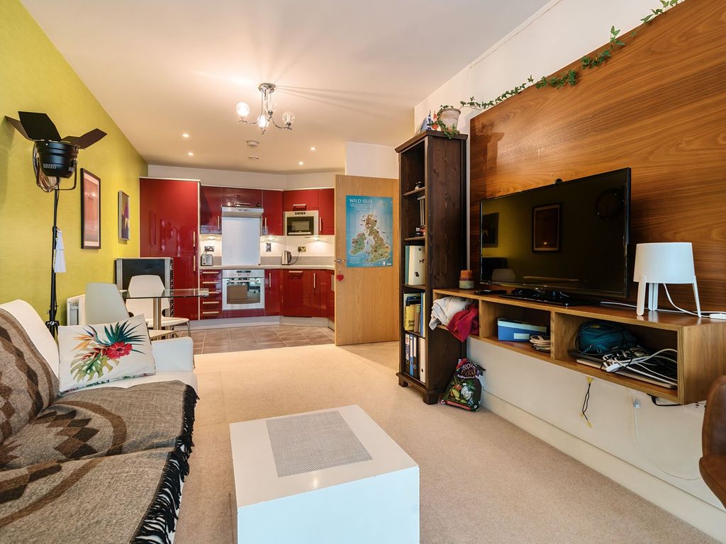 1 bed flat to rent in Kennington Road, London SE11, £2,000 pcm Zoopla