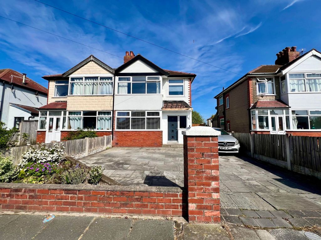 3 bed semidetached house for sale in North Drive, Cleveleys FY5, £