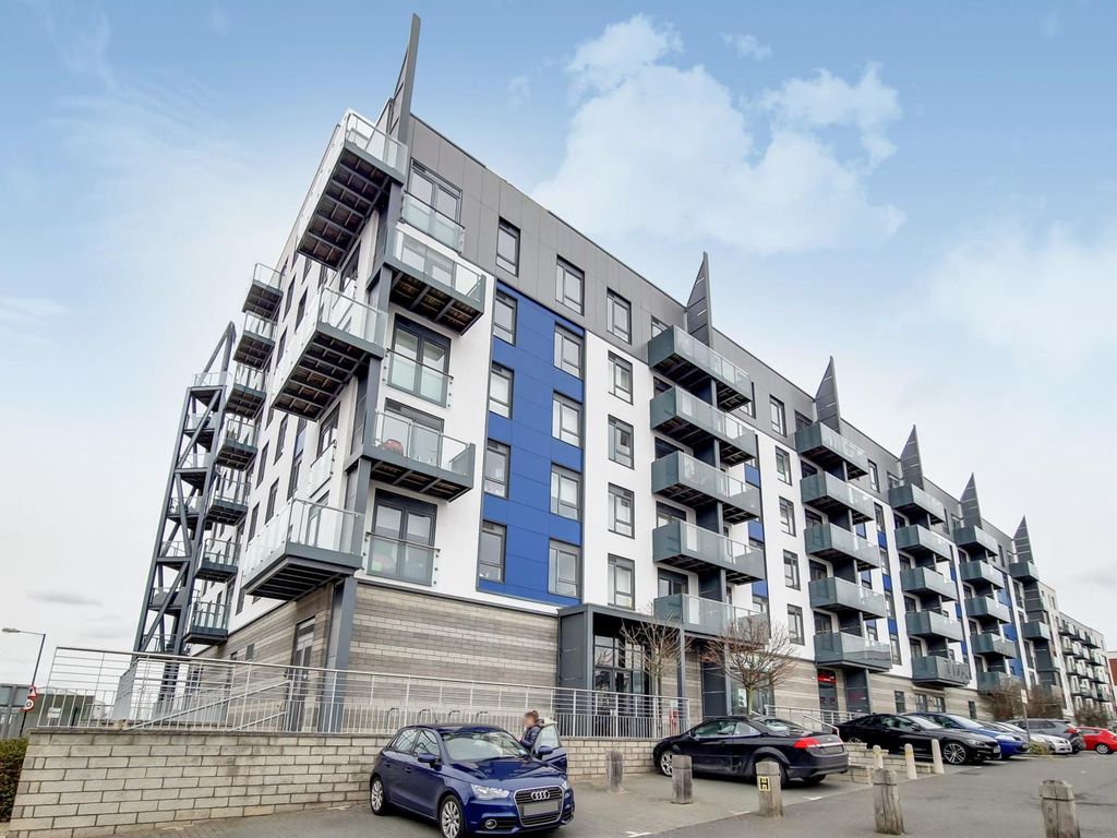 2 bed flat for sale in Ocean Drive, Gillingham ME7 Zoopla