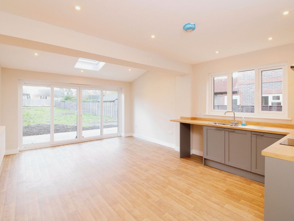 3 bed end terrace house for sale in Petersfield Road, Buriton