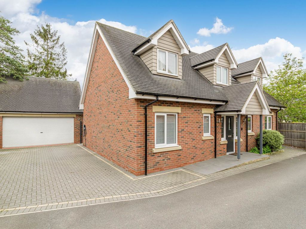 4 bed detached house for sale in Wolverton Road, Milton Keynes MK14, £