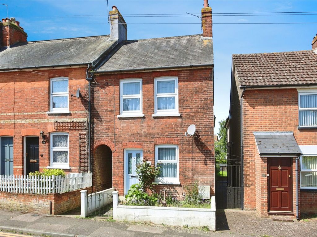 3 bed semidetached house for sale in Lavender Hill, Tonbridge, Kent