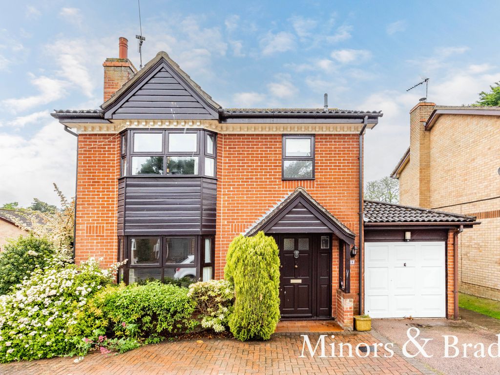 3 bed detached house for sale in Symonds Avenue, Ormesby, Great