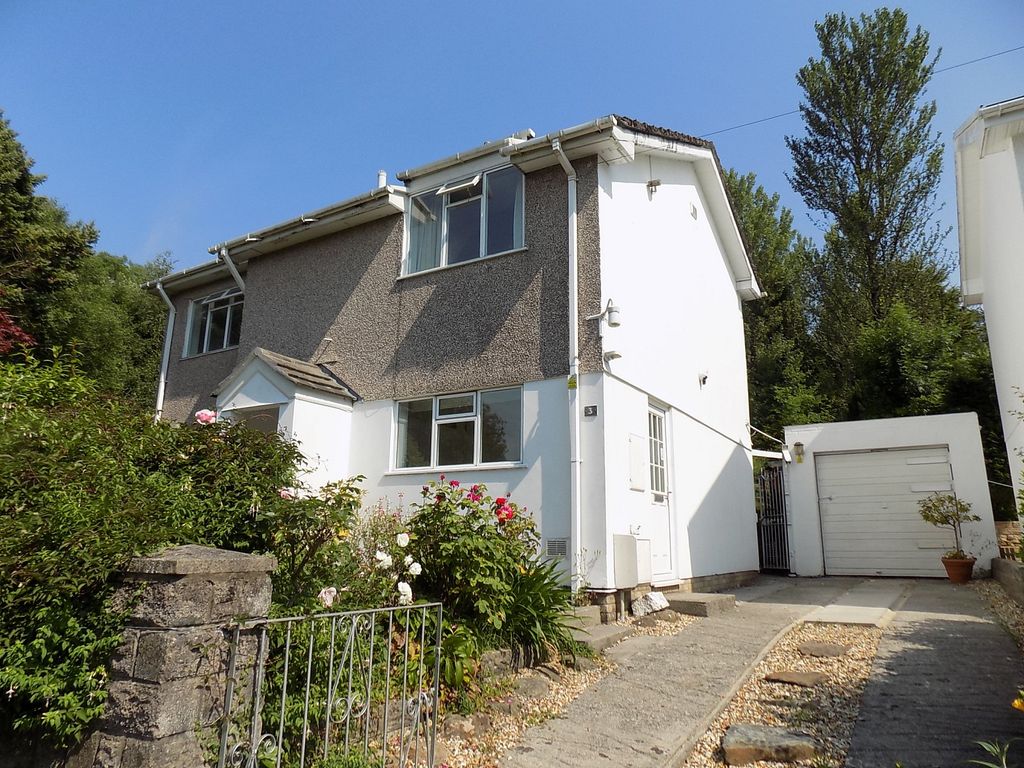 3 bed detached house for sale in Ty Gwyn Close, HeolYCyw, Bridgend