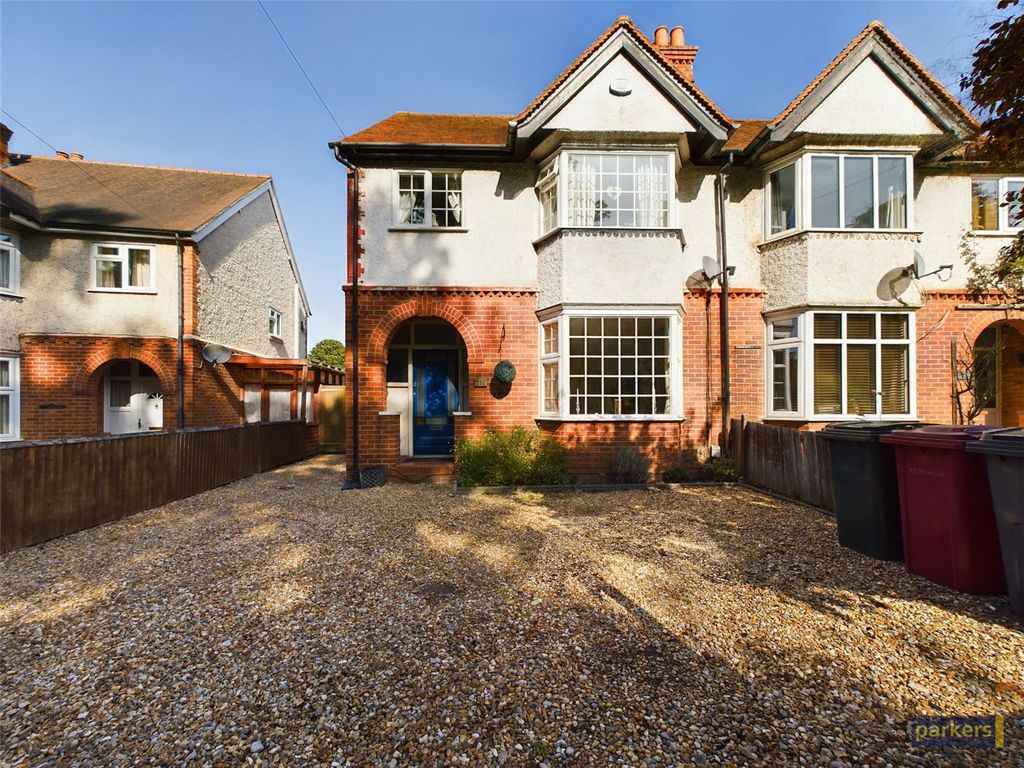 3 bed semidetached house for sale in Tilehurst Road, Reading