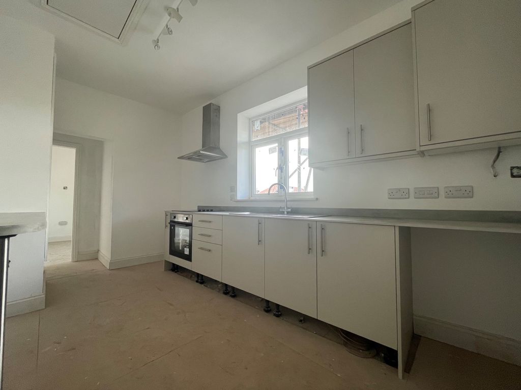 4 bed flat to rent in West Street, Bedminster, Bristol BS3 Zoopla