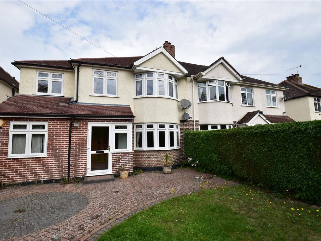 4 bed property to rent in Lodge Lane, Redhill RH1 Zoopla