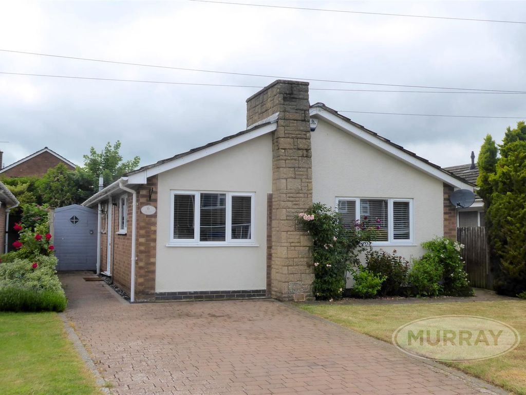 3 bed detached bungalow to rent in Stockerston Crescent, Uppingham