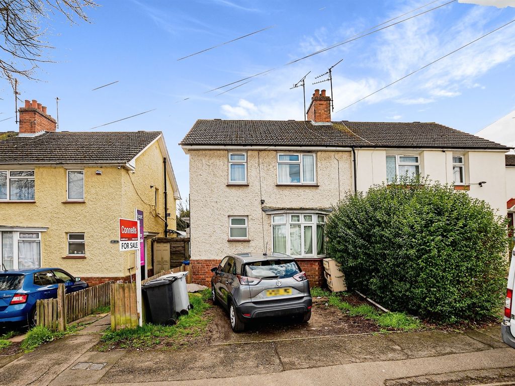 3 bed semidetached house for sale in Central Avenue, Kettering NN16