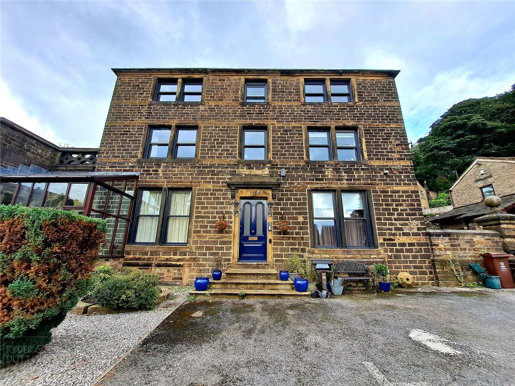 1 bed flat to rent in Gatehead Road, Delph, Oldham OL3, £700 pcm Zoopla