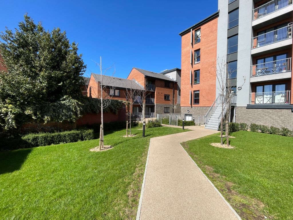 2 bed flat for sale in Newark Street, Reading, Berkshire RG1 Zoopla