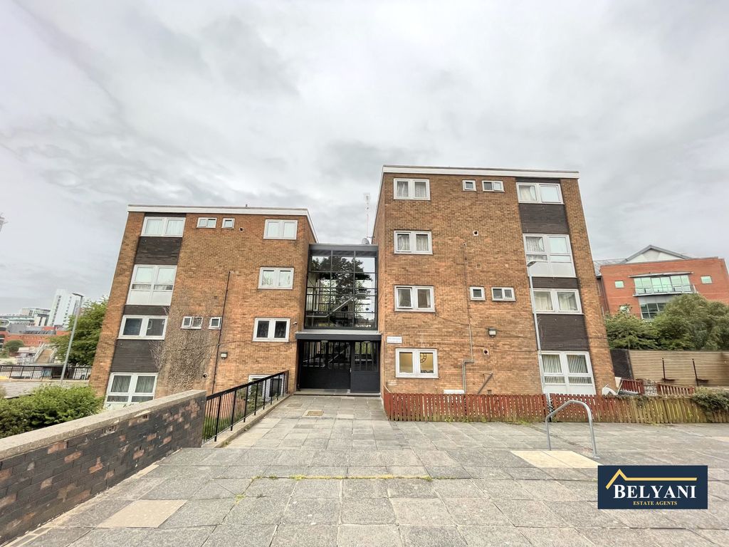 3 bed flat to rent in Marlborough Grange, Leeds LS1 Zoopla
