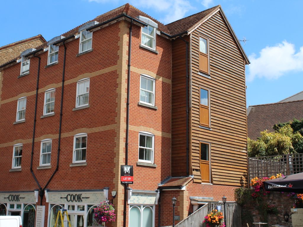 2 bed flat for sale in Bridge Street, Godalming GU7 Zoopla