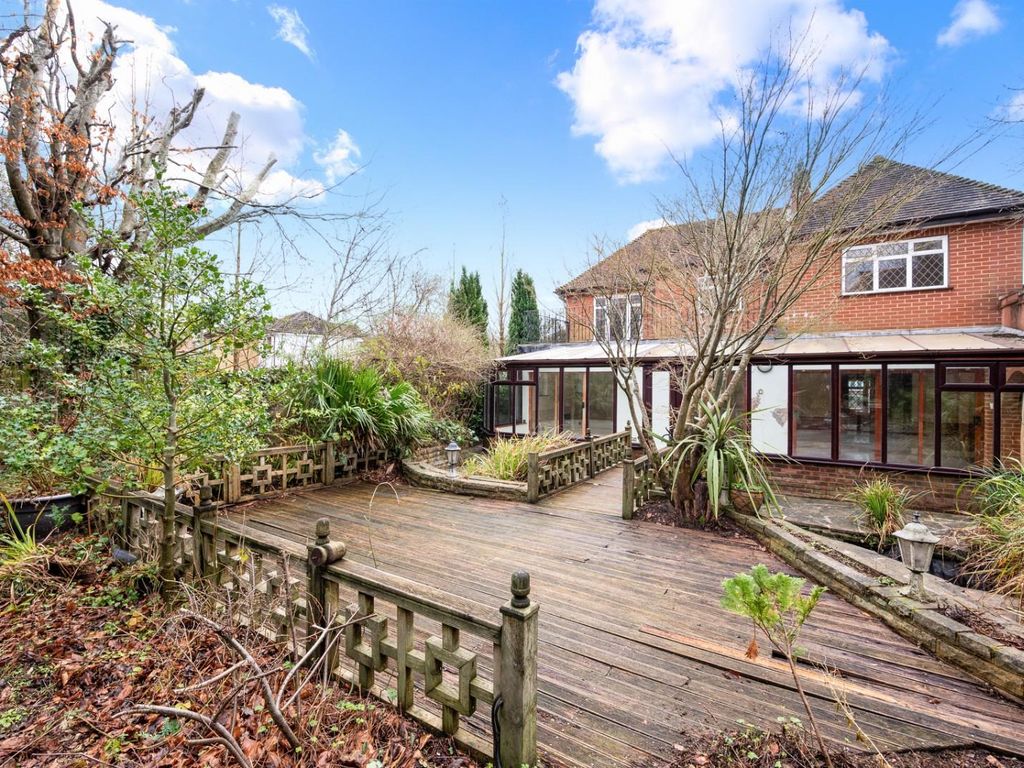 4 bed detached house for sale in Warren Road, Banstead SM7, £880,000