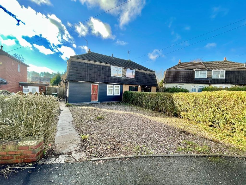 3 bed semidetached house for sale in 24 The Grove, Walsall WS5, £