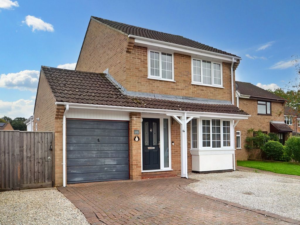 3 bed detached house for sale in Oak Crescent, Willand, Cullompton