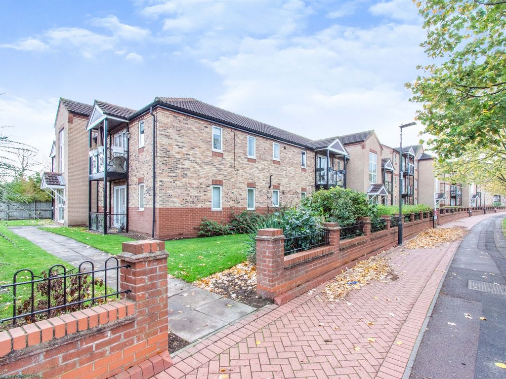 2 bed flat for sale in Lakeside Boulevard, Lakeside, Doncaster DN4 Zoopla