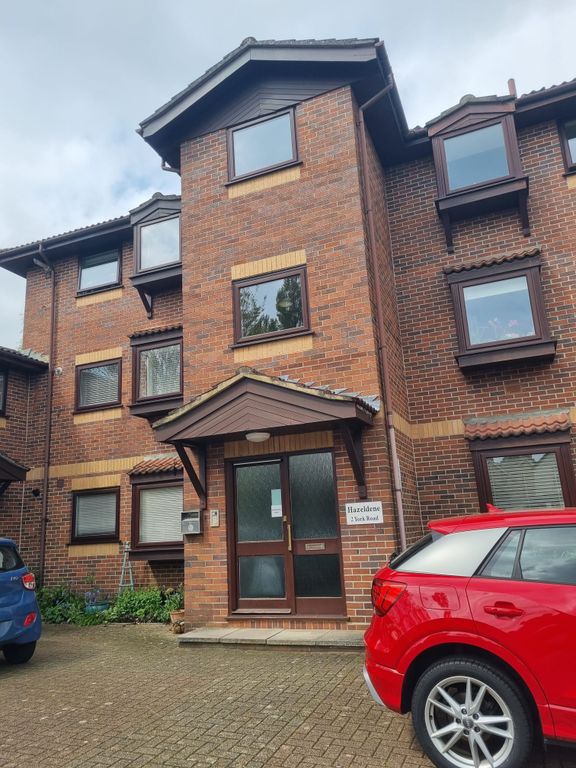 2 bed flat to rent in York Road, Broadstone BH18 Zoopla