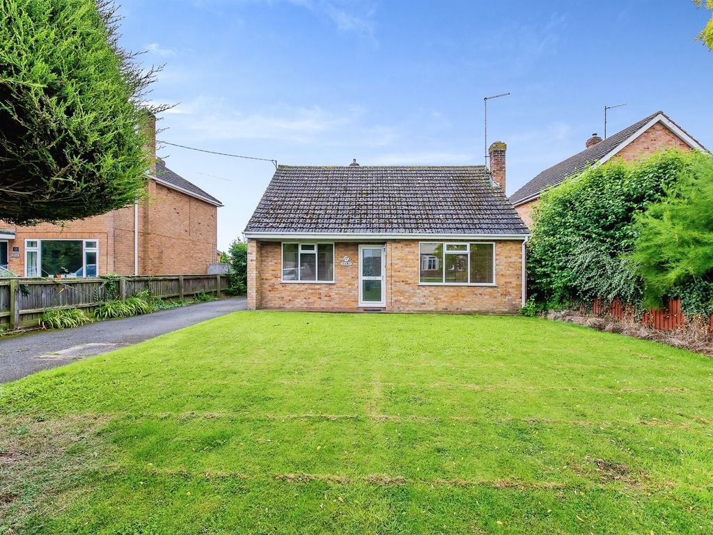 2 bed detached bungalow for sale in Garnsgate Road, Long Sutton