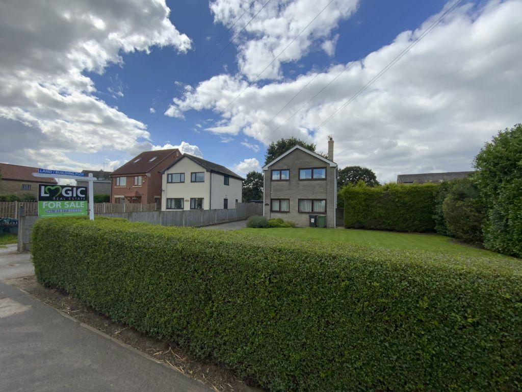 3 bed detached house for sale in Doncaster Road, Whitley, Goole