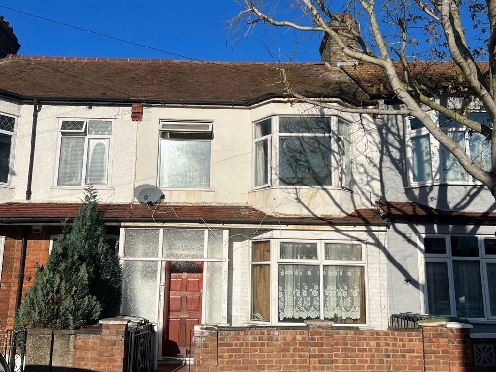 27 Farmilo Road, Walthamstow, London E17  