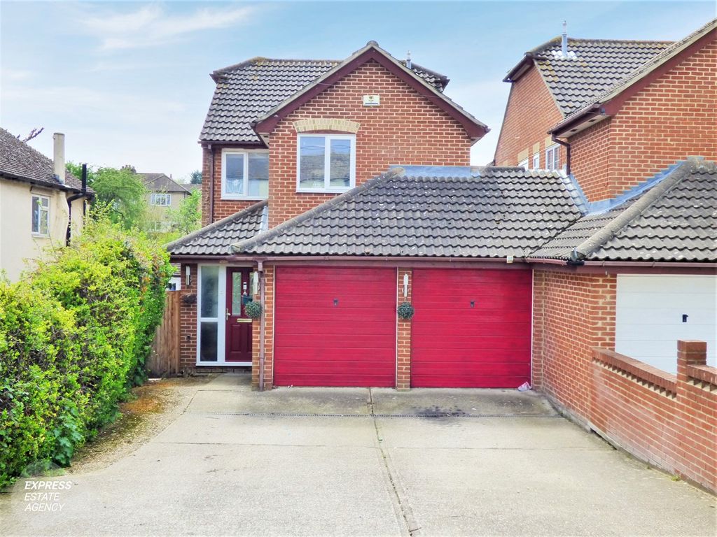 4 bed linkdetached house for sale in Main Road, Longfield DA3 Zoopla