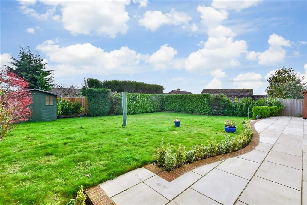 4 bed detached house for sale in Grove Green Lane, Weavering, Maidstone, Kent ME14, £925,000