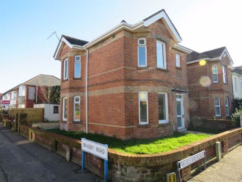 3 bed detached house to rent in Muscliffe Road, Winton, Bournemouth BH9