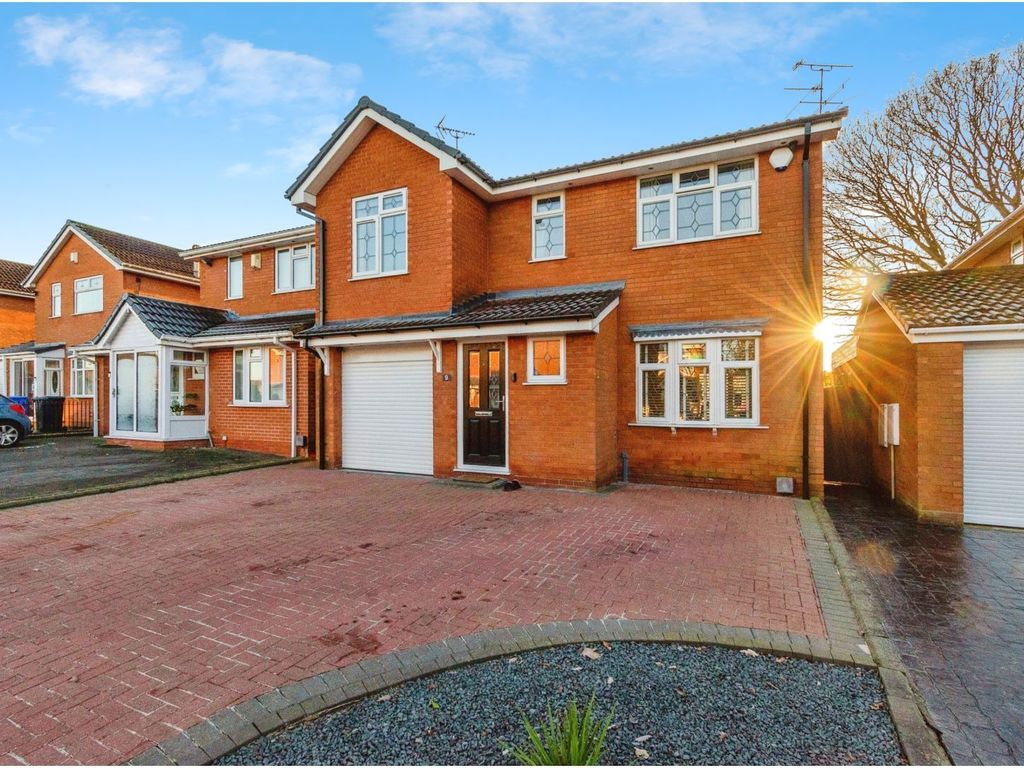 4 bed detached house for sale in Primrose Gardens, Wolverhampton WV10