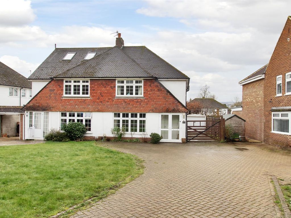 3 bed semidetached house for sale in Fairfield Way, Hildenborough