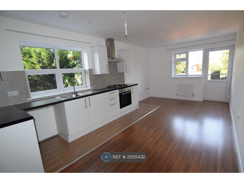 2 bed flat to rent in Montrose Road, Harrow HA3, £1,620 pcm Zoopla