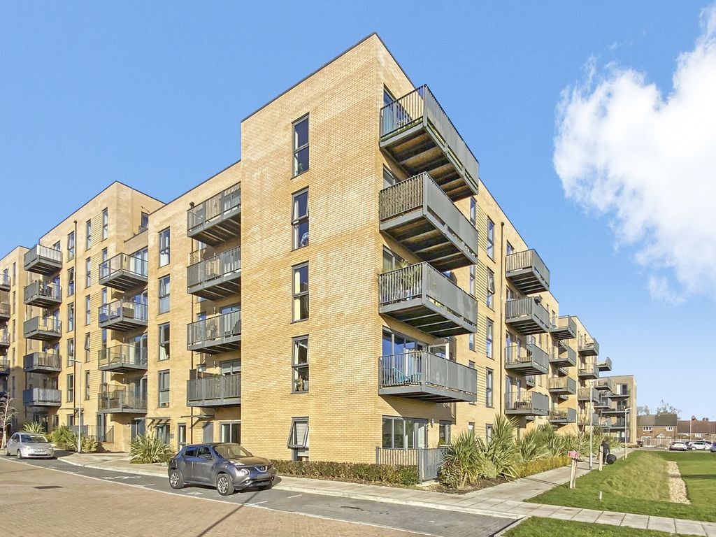 2 bed flat to rent in Lambourne House, Apple Yard, London SE20 Zoopla