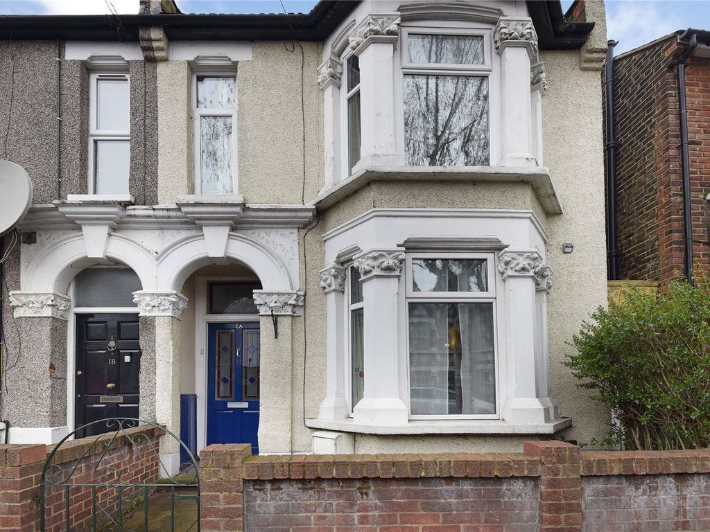 3 bed terraced house to rent in Waverley Road, Walthamstow, London E17