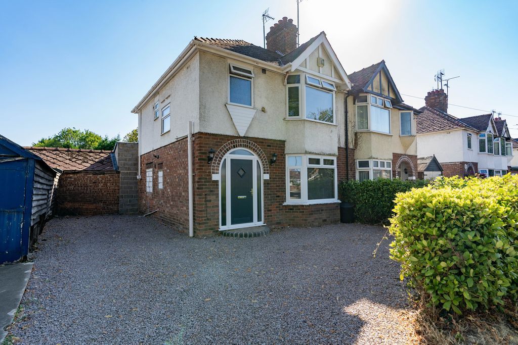 3 bed semidetached house for sale in West Elloe Avenue, Spalding PE11