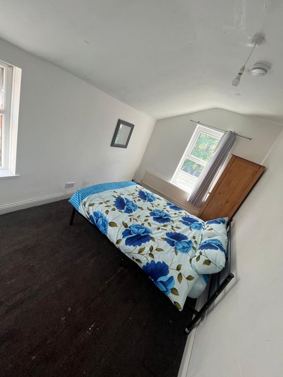 Room to rent in Gladstone Road, Sparkbrook, Birmingham B11 Zoopla