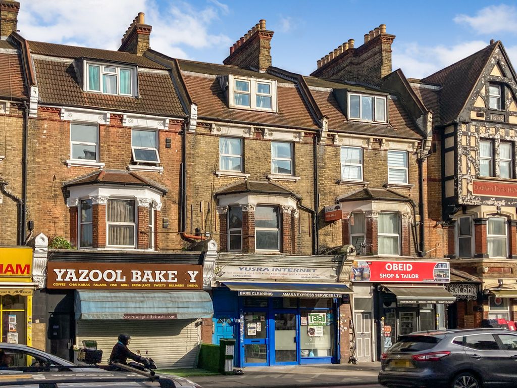 Property for sale in Streatham High Road, London SW16, £160,000 Zoopla