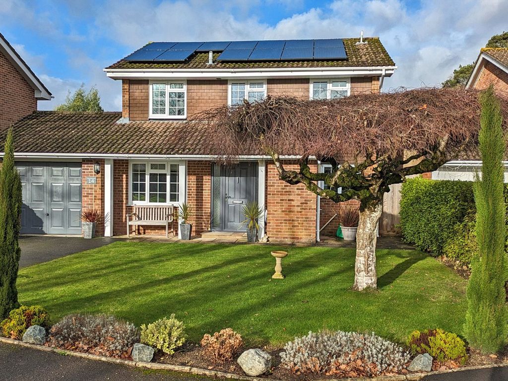 3 bed detached house for sale in Oakenbrow, Sway, Lymington, Hampshire