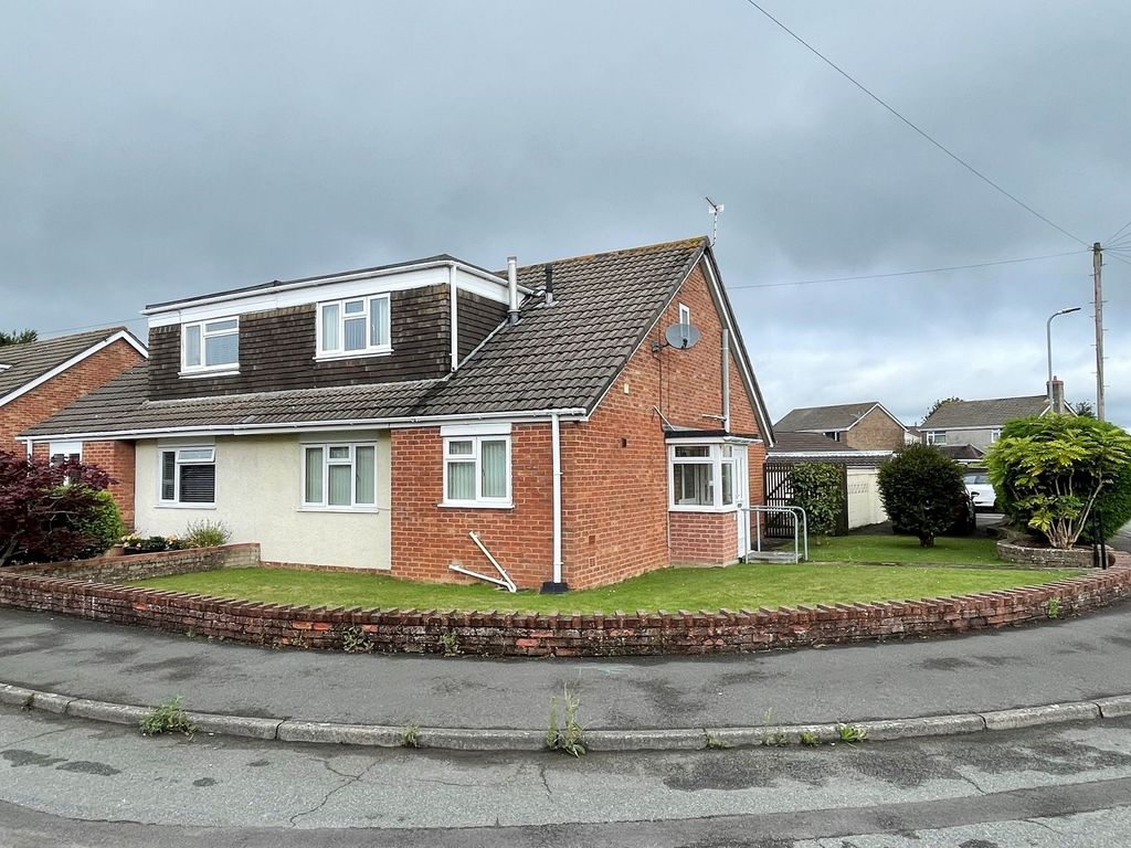 3 bed semidetached bungalow for sale in Eagle Close, Caldicot, Mon