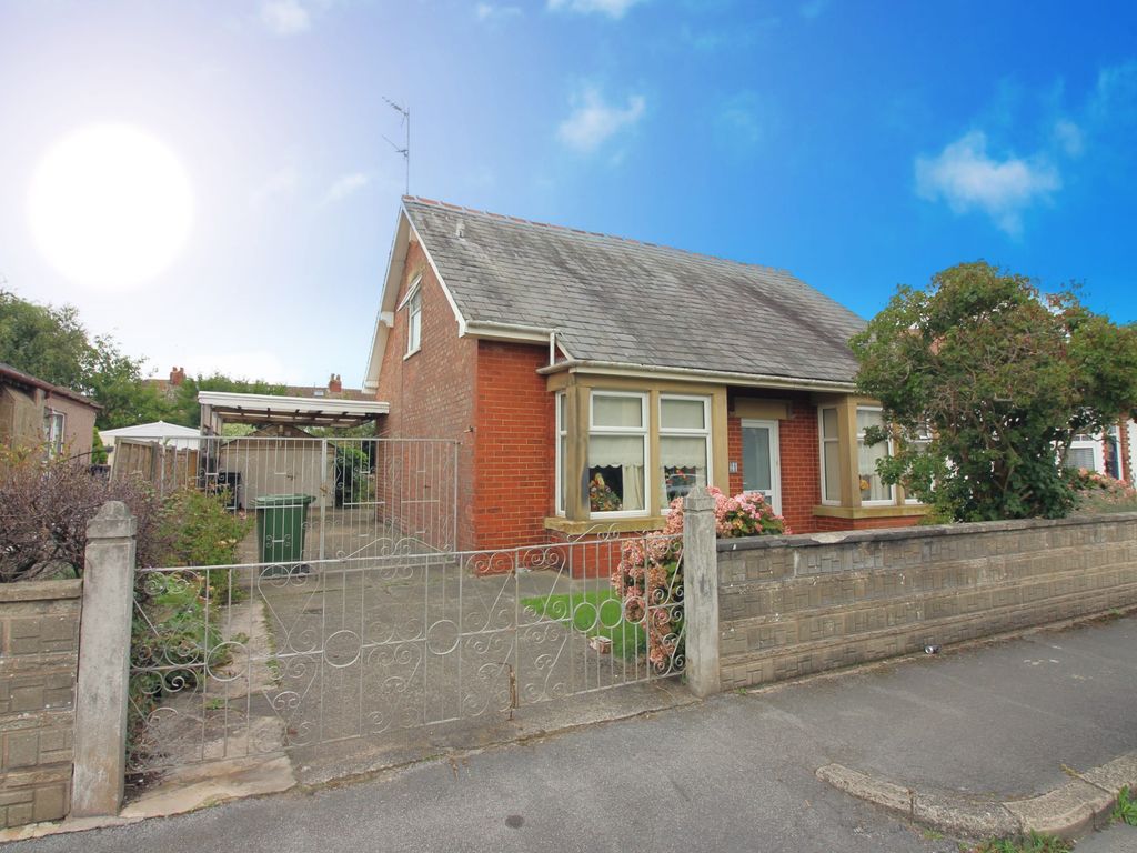 3 bed bungalow for sale in Dronsfield Road, Fleetwood FY7, £200,000