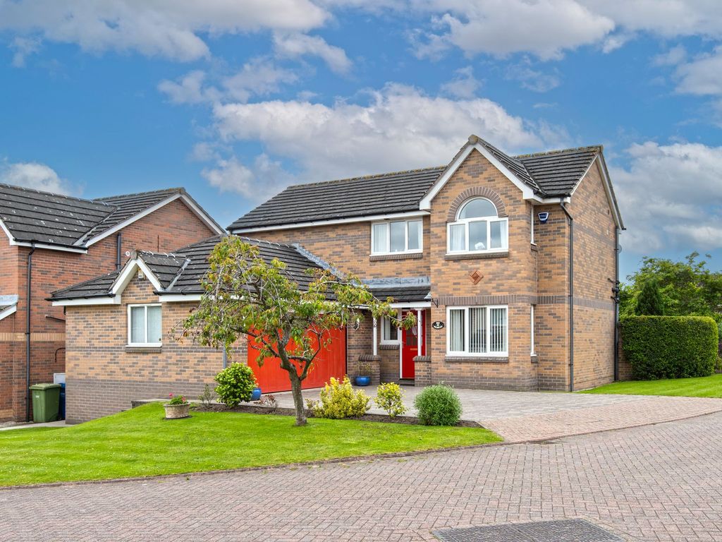 4 bed detached house for sale in Whitecotes Park, Chesterfield S40, £