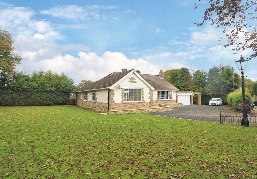 3 bed detached bungalow for sale in Church Lane, Thornton